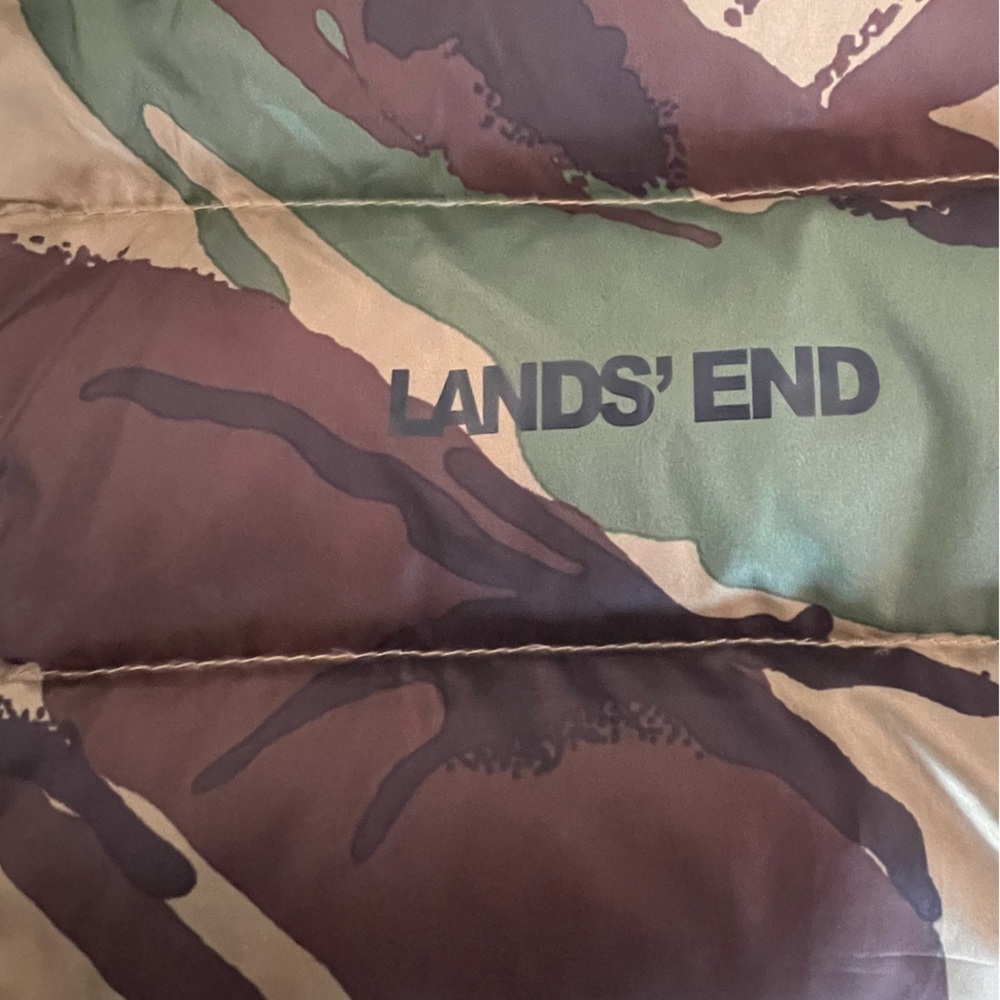 Lands' End Men's Wanderweight packable down Green and Brown Camouflage Vest - Picture 4 of 6